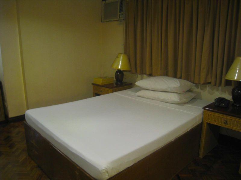 Salcedo Suites Makati City Exteriör bild