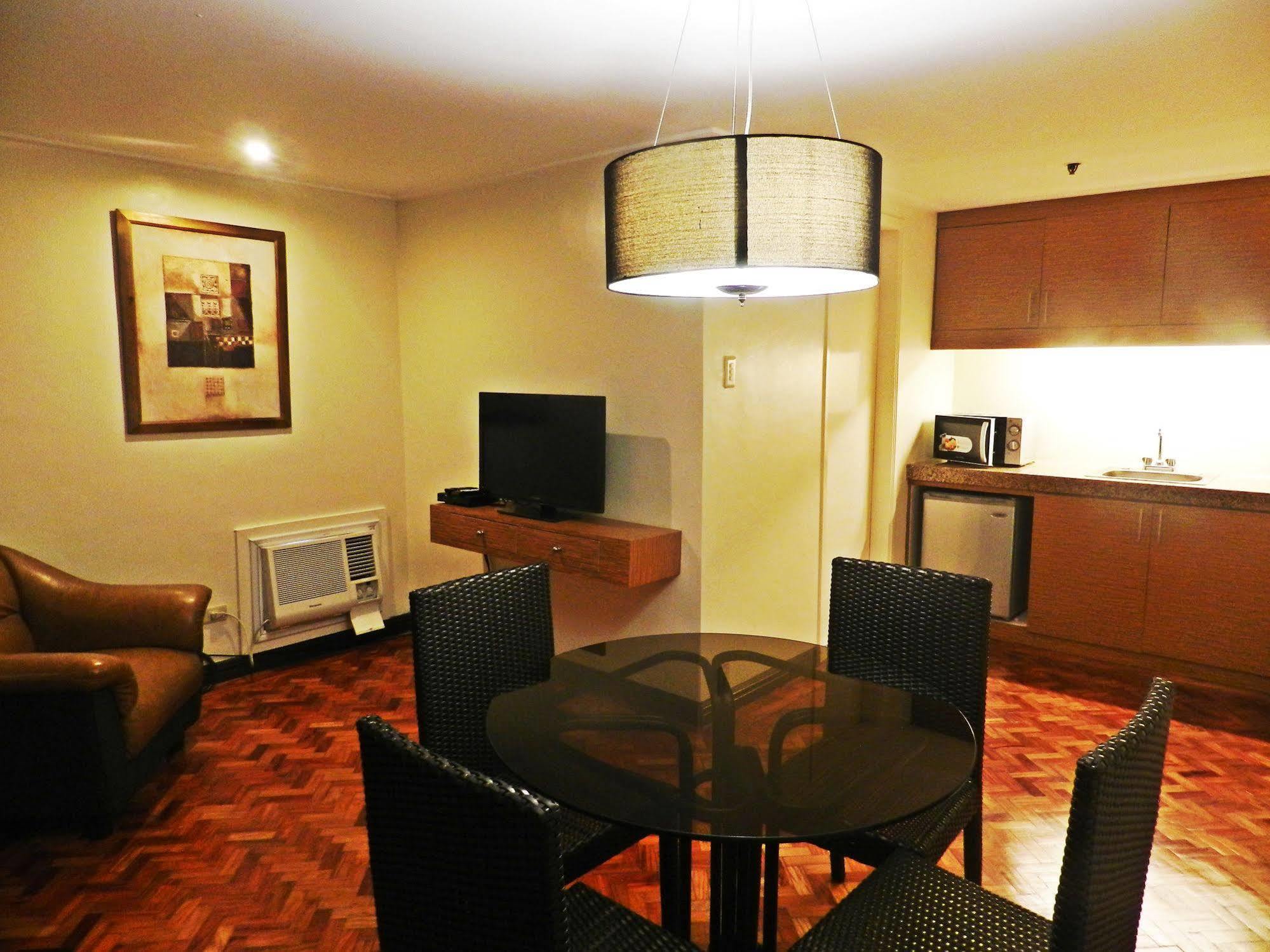 Salcedo Suites Makati City Exteriör bild