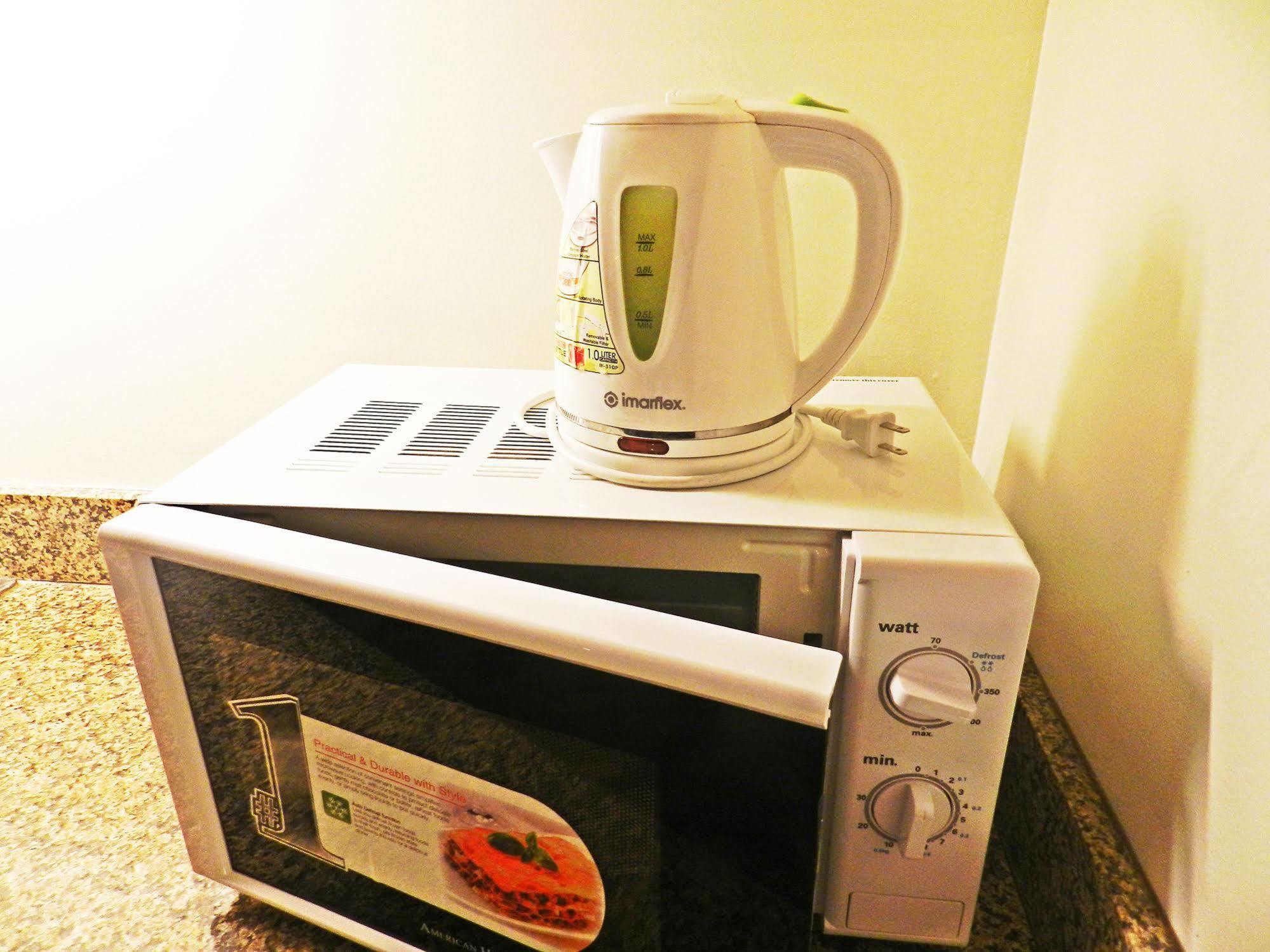 Salcedo Suites Makati City Exteriör bild
